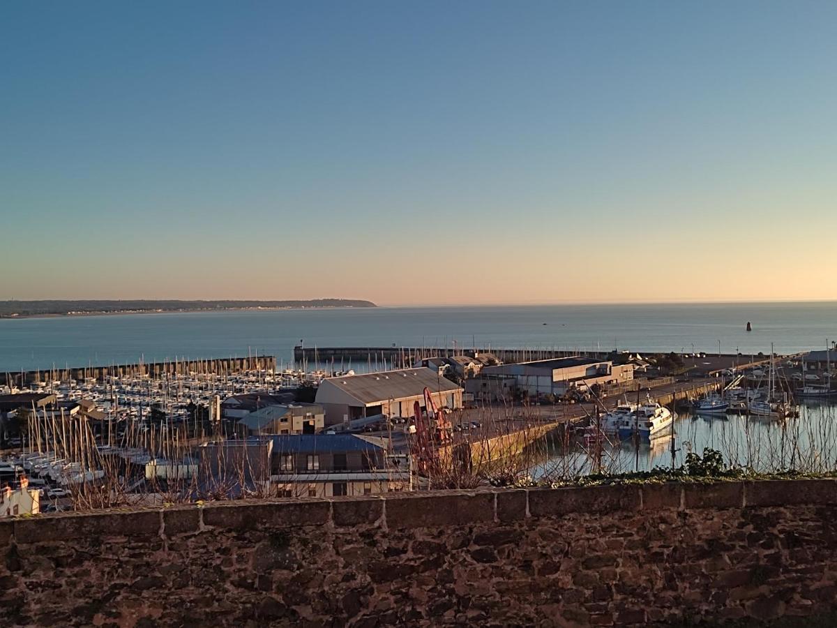 La Maison De L'Amiral Vue Sur Mer A Γκρανβίλ Εξωτερικό φωτογραφία